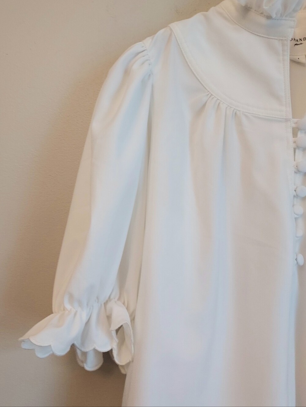 Tuckernuck Pomander Place White Selena Short Puff Sleeve Blouse Size Medium - Picture 7 of 15